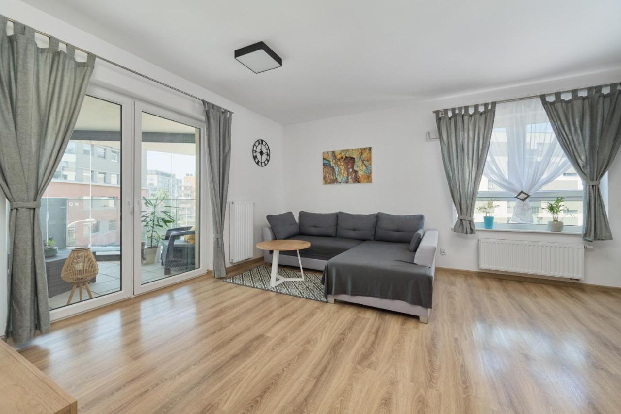Spacious Apartment With Balcony Near The Slavic Hill Wroclaw By Renters Prestige Exterior foto