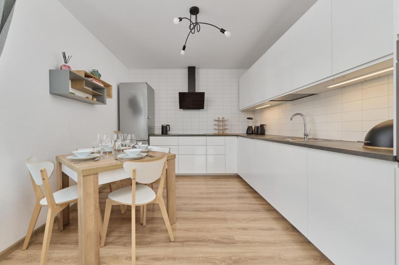 Spacious Apartment With Balcony Near The Slavic Hill Wroclaw By Renters Prestige Exterior foto